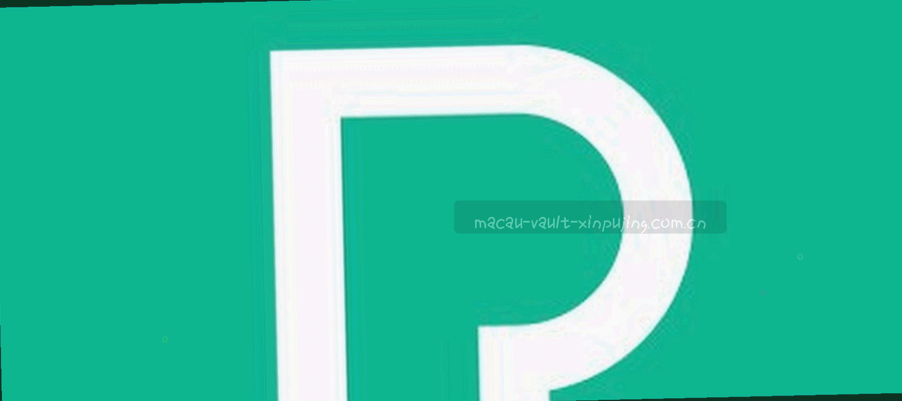 多张桌台俯视切片拼接成网格状构图，深绿绒面与金属包边，几何切割